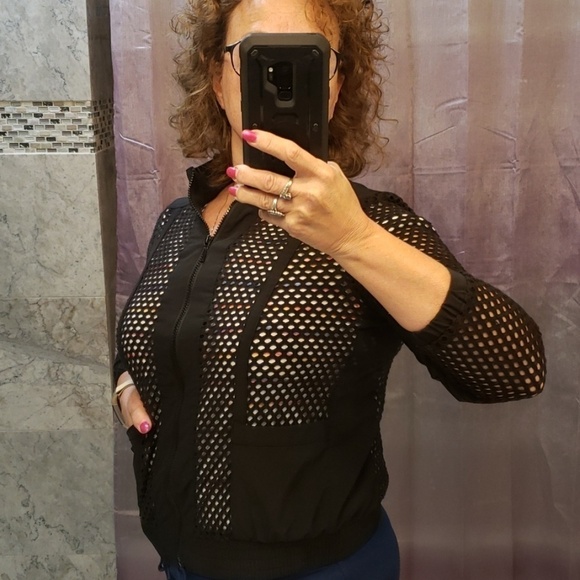 Chico's Zenergy Black Mesh Jacket  sz 0 EUC - Picture 8 of 8